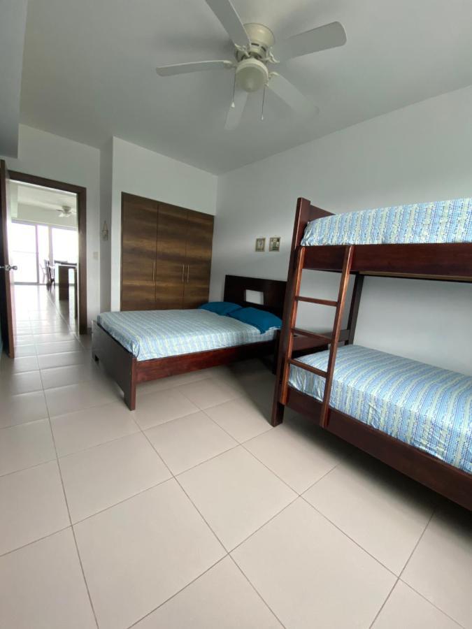 Departamentos Frente Al Mar En Playa Azul-tonsupa Apartamento